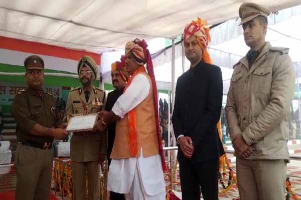 जवाहर सिंह बेढ़म ने भरतपुर में फहराया तिरंगा