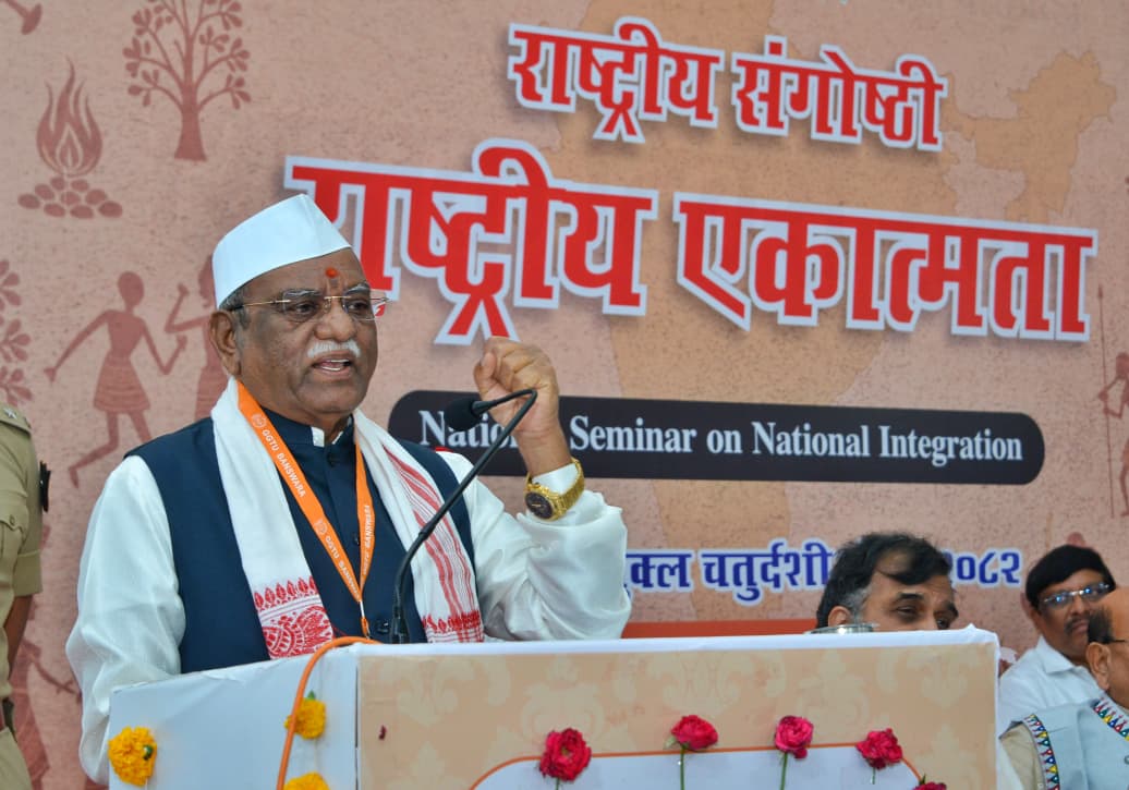 राज्यपाल श्री हरिभाऊ बागडे ने जनजातीय स्वतंत्रता संग्राम सेनानियों पर आधारित प्रदर्शनी का उद्घाटन एवं अवलोकन किया