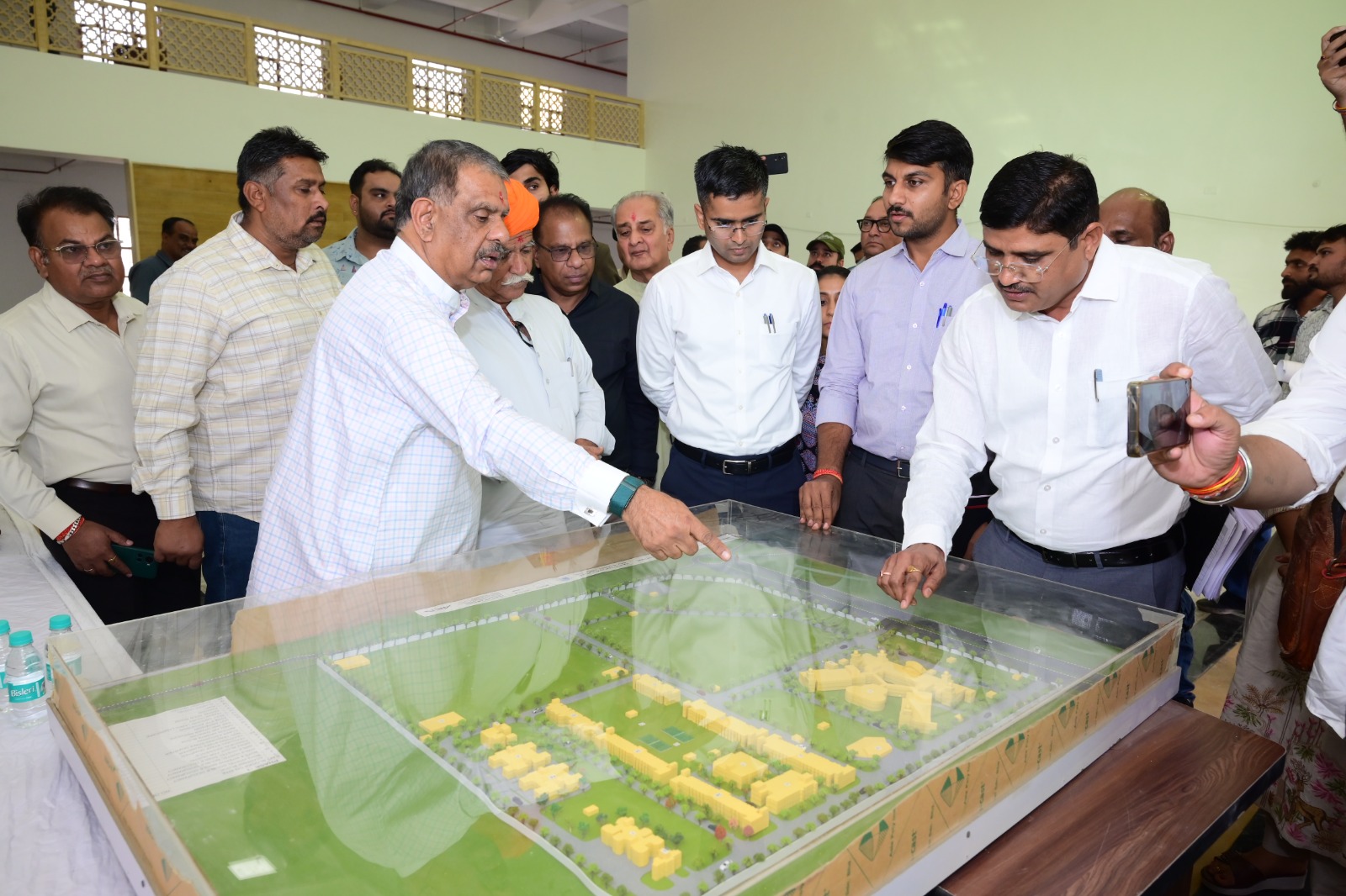 चिकित्सा एवं स्वास्थ्य मंत्री ने जैसलमेर में नवनिर्मित मेडिकल कॉलेज का निरीक्षण कर व्यवस्थाओं का लिया जायजा