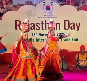 राजस्थानी नृत्यों सहित असम के बिहु नृत्य ने आगंतुकों को मंत्रमुग्ध किया