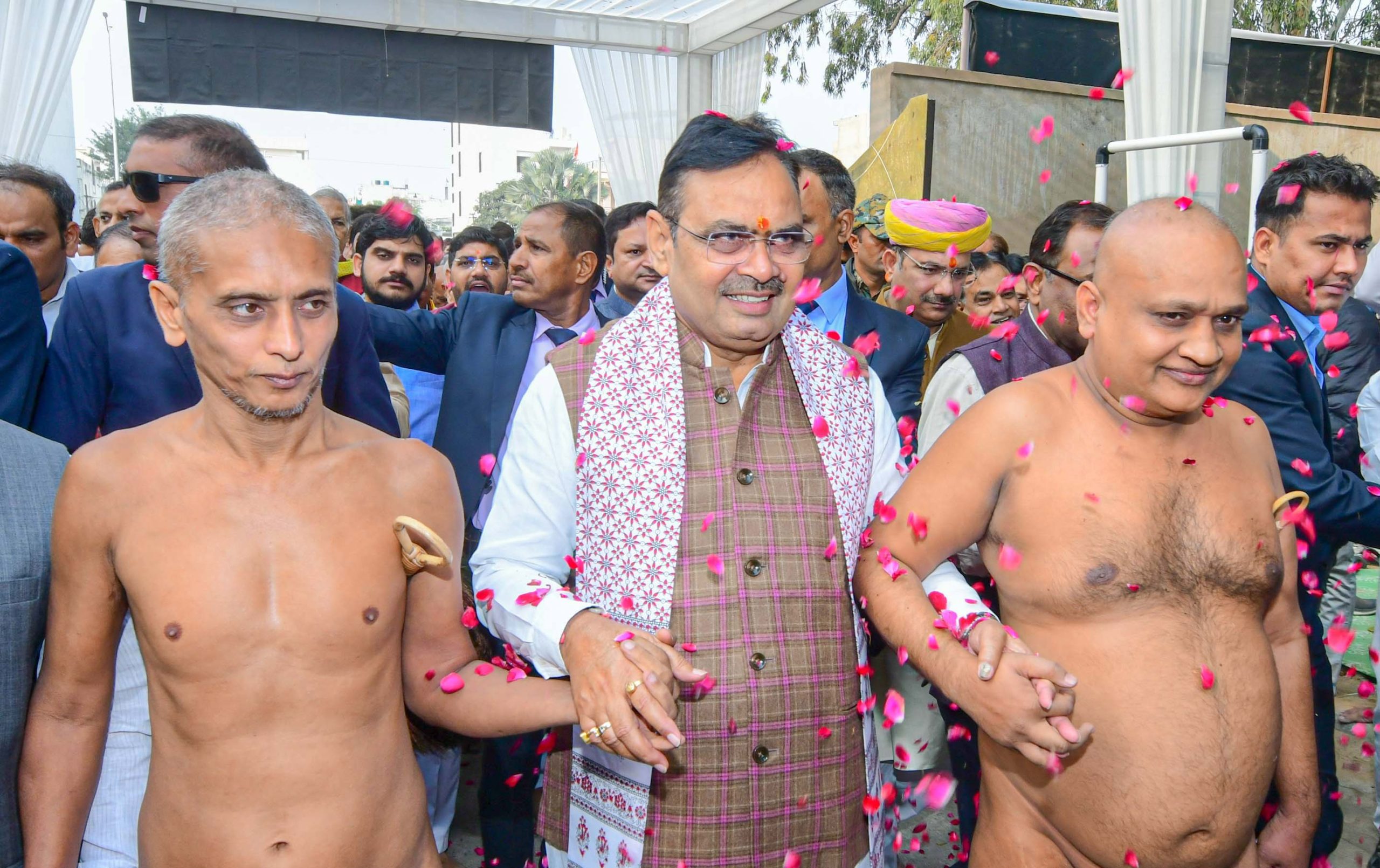 आचार्य सुंदर सागर जी महाराज की दिव्य देशना कार्यक्रम में मुख्यमंत्री हुए शामिल