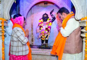 Chief Minister Bhajanlal Sharma worshiped at Shrinathji temple and wished for the happiness, prosperity and welfare of the state.